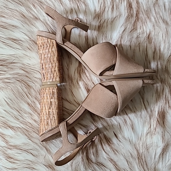 NIB Soludos Olivia Heel size 7 In Desert